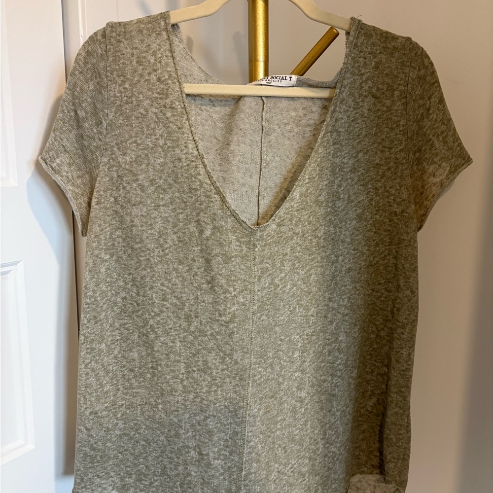 Women's green V-Neck Top